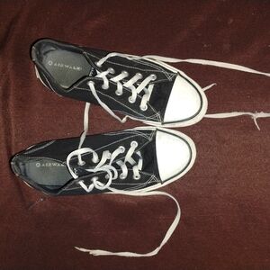 Airwalk Classic Black and White Canvas Shoes